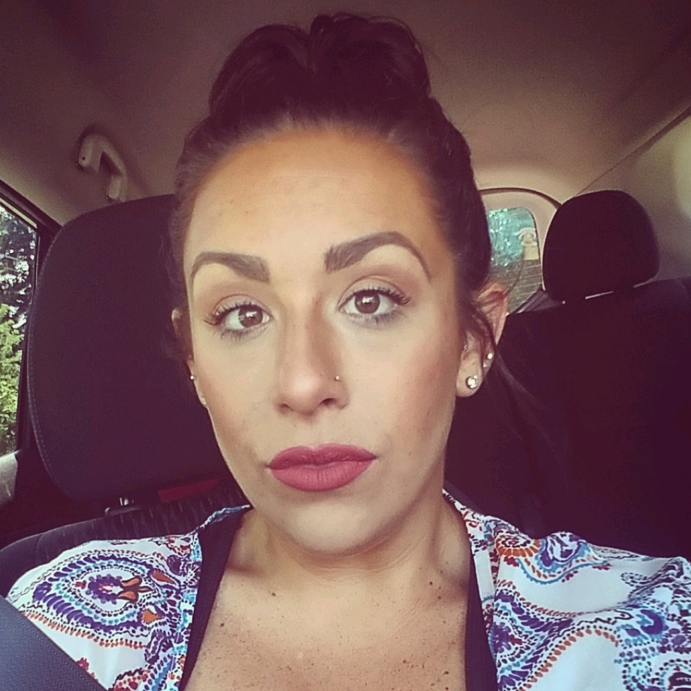 Meet your Posher, Stephanie